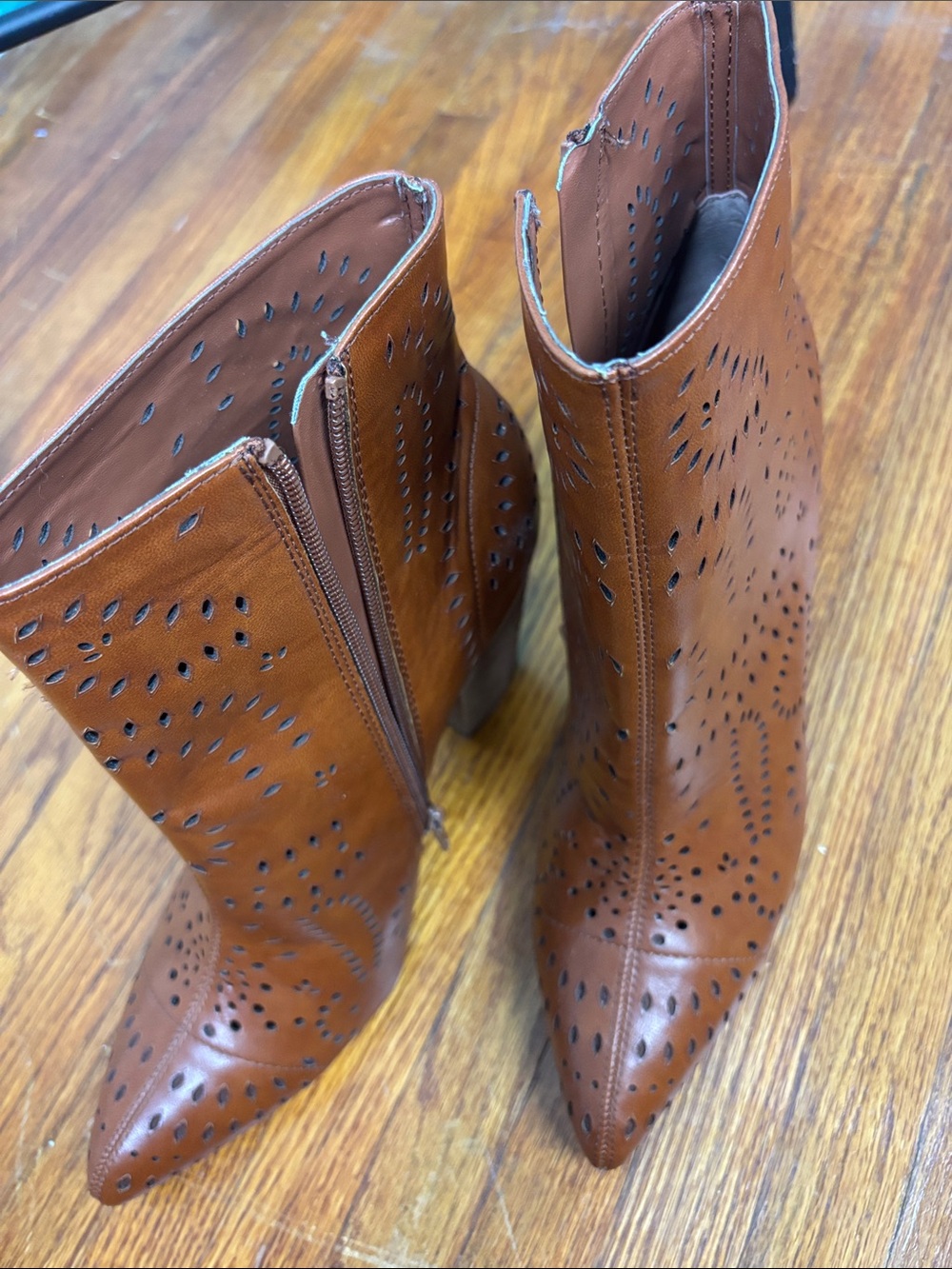 Carlos by Carlos Santana Womens Taryn Leather Block Heel Boot Shoes 9.5 ■■NEW■■ - Picture 3 of 6